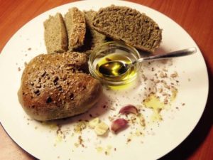 PANE ALLA CANAPA